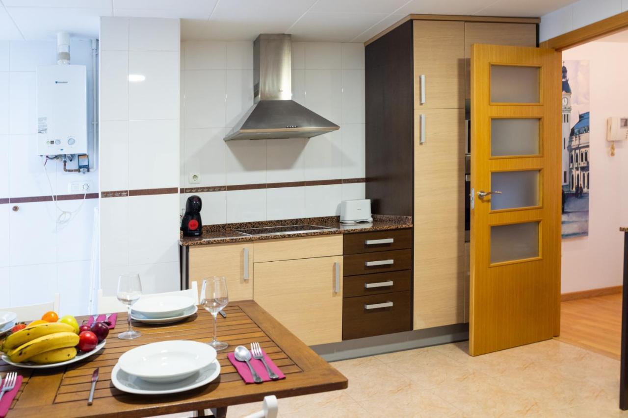 Lovely 2 Bedroom Terrace Wifi Parking Ac Heating Attic Valencia Eksteriør bilde