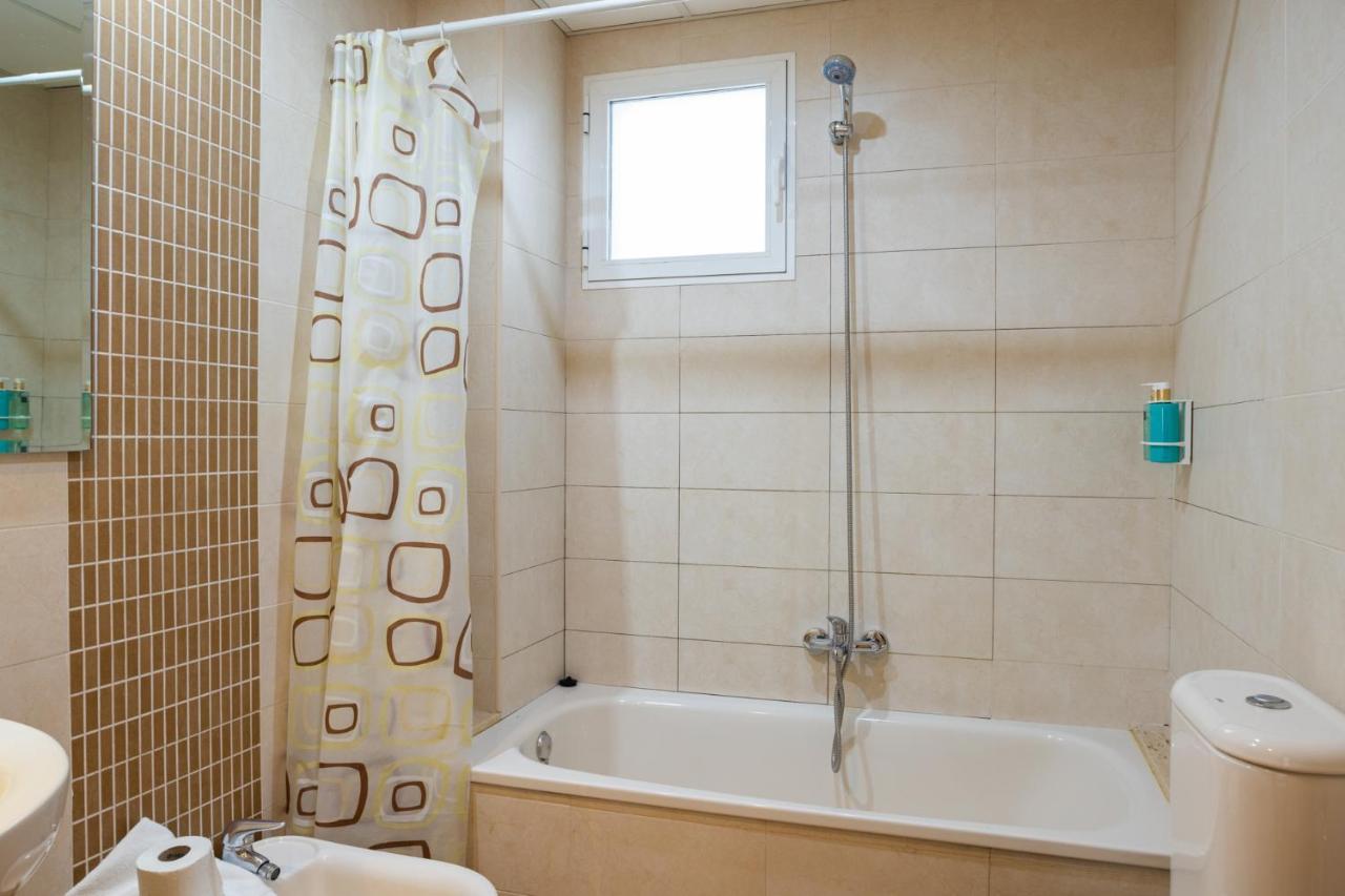 Lovely 2 Bedroom Terrace Wifi Parking Ac Heating Attic Valencia Eksteriør bilde