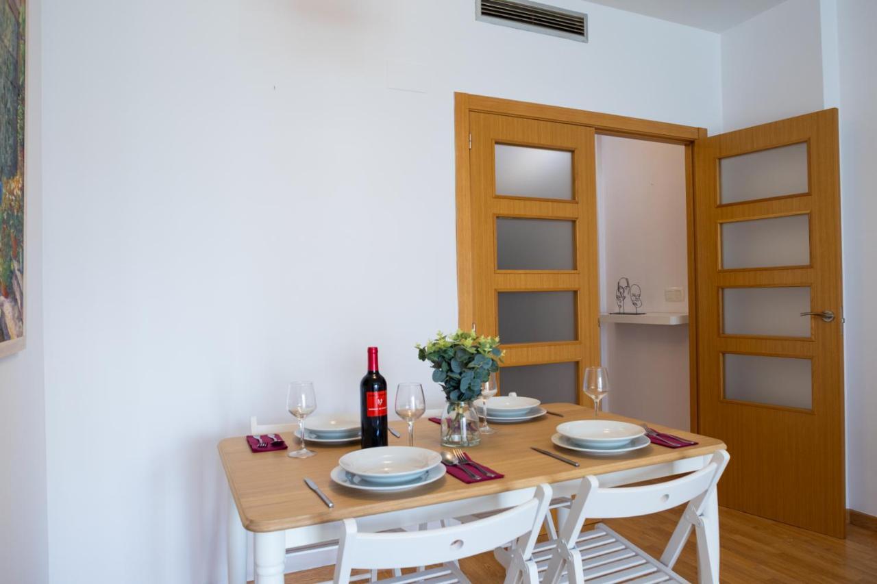 Lovely 2 Bedroom Terrace Wifi Parking Ac Heating Attic Valencia Eksteriør bilde