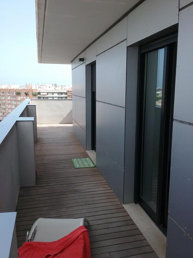Lovely 2 Bedroom Terrace Wifi Parking Ac Heating Attic Valencia Eksteriør bilde