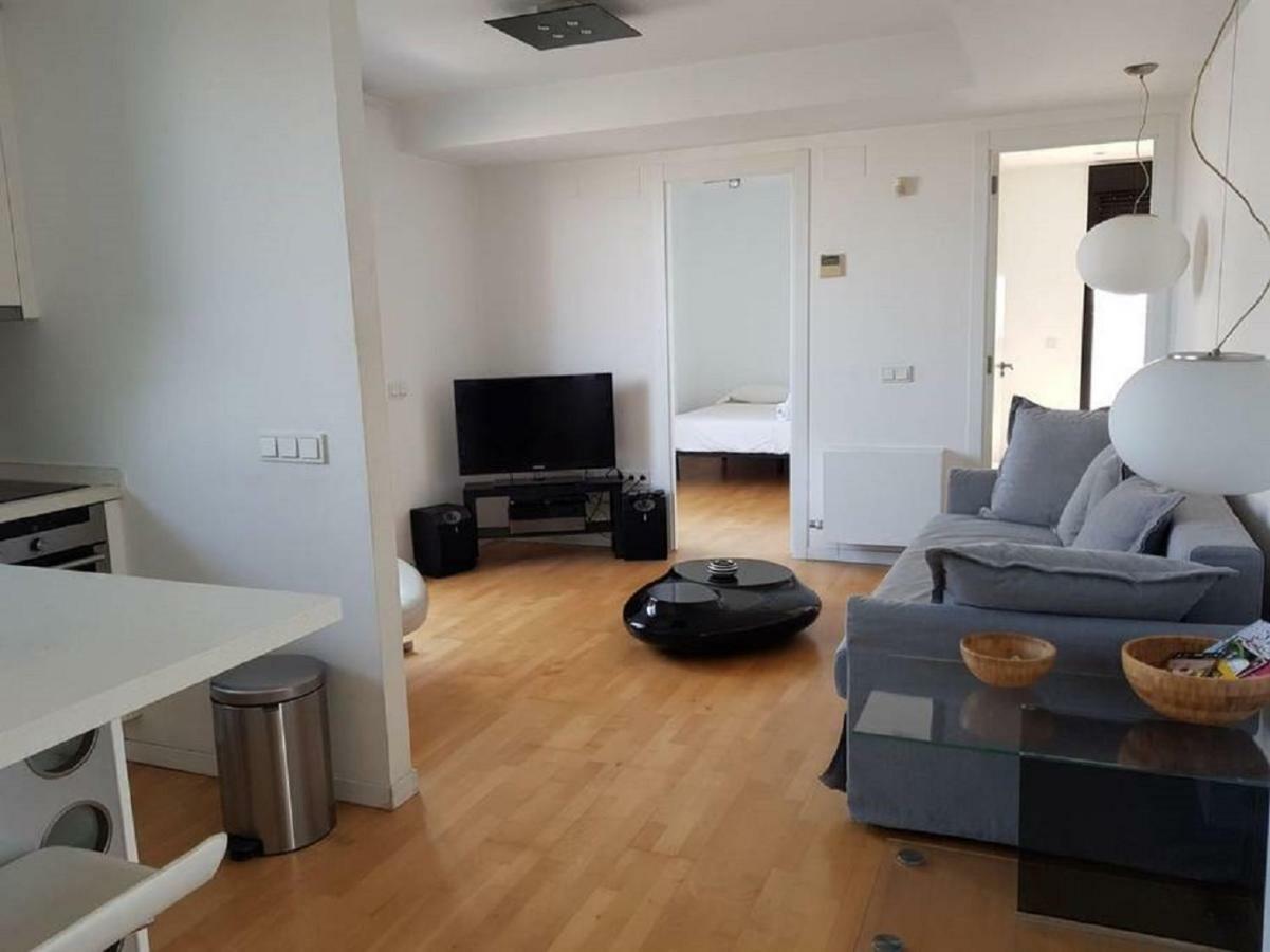 Lovely 2 Bedroom Terrace Wifi Parking Ac Heating Attic Valencia Eksteriør bilde