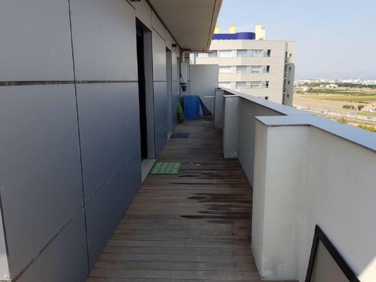 Lovely 2 Bedroom Terrace Wifi Parking Ac Heating Attic Valencia Eksteriør bilde